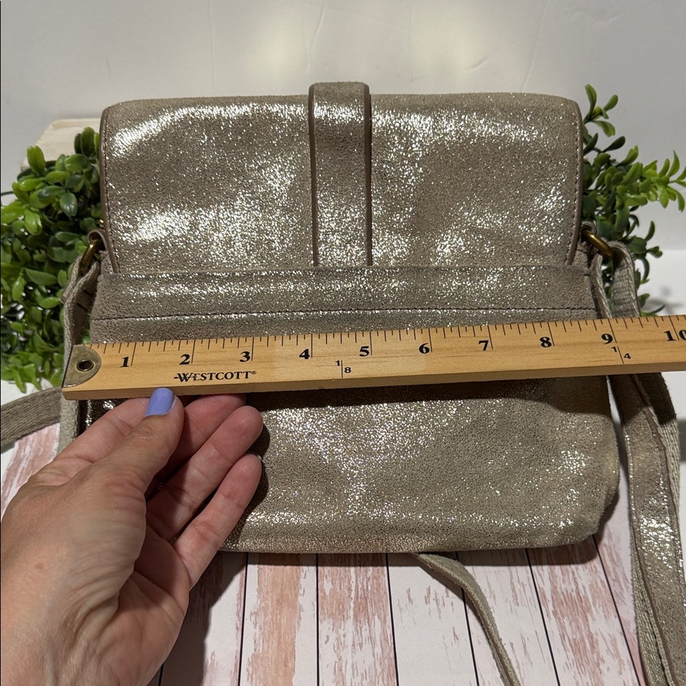 Fossil Elegant Metallic Shoulder Bag - Picture 10 of 11